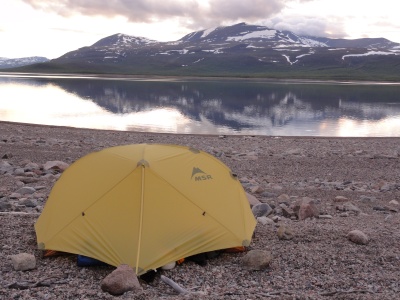 On est en mode Kul, bivouac tarp seulement :-)