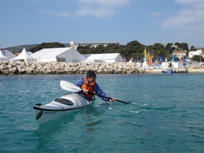 Kayak de mer Nomura de Goltziana