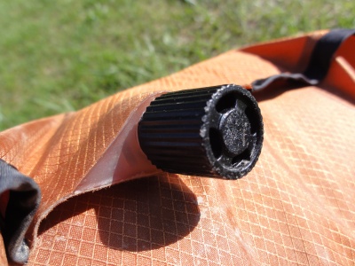 La valve permet de chasser l'air et d'obtenir un sac tr&egrave;s compact