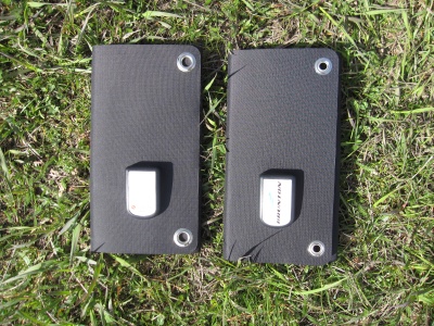 Global Solar SL USB Plus à gauche, Brunton Solaris 4 USB à gauche, repliés