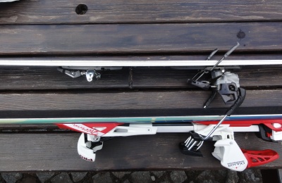 Sartlet en bas, Mantra en haut