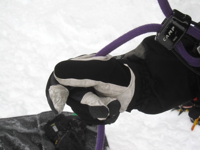 Test en cascade de glace des gants Mountain Hardwear Medusa et sous-gants chauffants Blazewear X1 Heat Liners