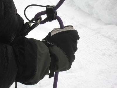 Test en cascade de glace des gants Mountain Hardwear Medusa et sous-gants chauffants Blazewear X1 Heat Liners