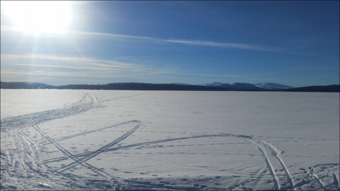 À perte de vue des lacs gelés qu'un jour j'ai juré d'enjamber