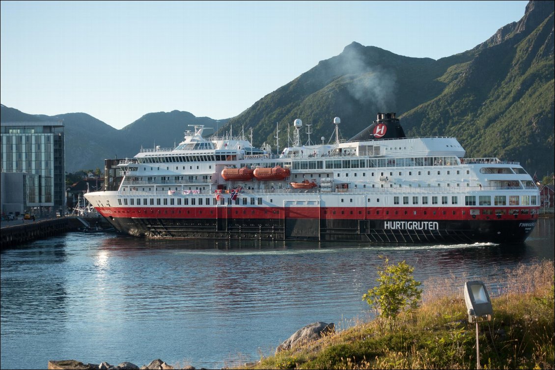 Le fameux Hurtigruten (Express Côtier)
Photo : Manu d'Adhémar
Voir le  carnet complet sur Mytrip.