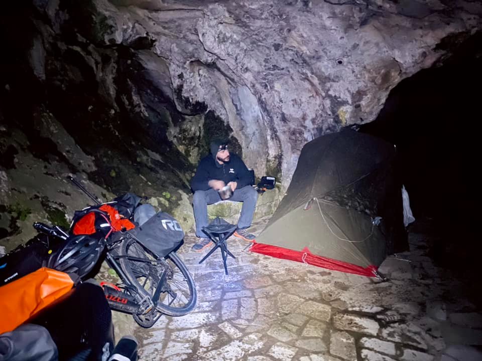 JOUR 4 : Grotte pour notre bivouac proche de Llanes