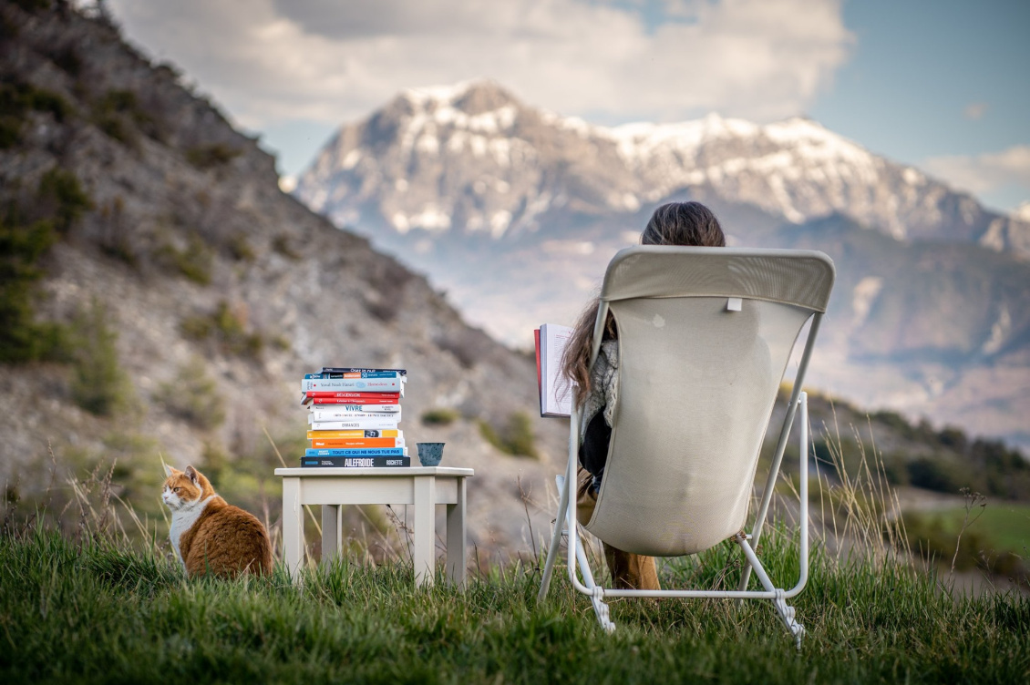 Premier confinement 2020 : un chat, des montagnes, des livres, un café, what else ?