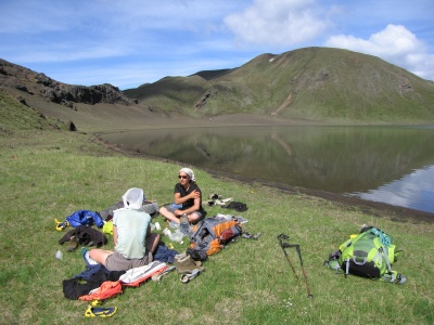 De Landmannahellir à Landmannalaugar : petite pause au lac de Dómadalsvatn