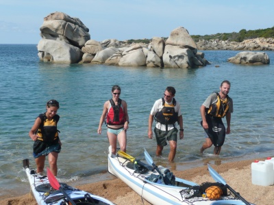 Gilets Hiko, de gauche à droite : Orca, Hiker Plus, Salty Dog, Aquatic