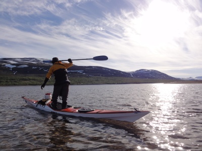 Goltziana Marlin : un kayak suffisamment  stable pour pouvoir jouer à l'équilibistre ;-)