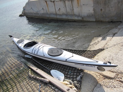 Kayak de mer Nomura de Goltziana