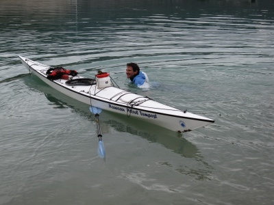 Remontée à bord du kayak avec la combi et sans avoir pied