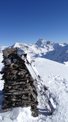 Au sommet des Sagnes longues, dans le Queyras, avec le Viso en fond