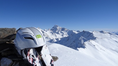 Au sommet des Sagnes longues, dans le Queyras, avec le Viso en fond