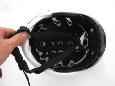 Les mousses intérieures sont amovibles (sur velcro). Elles sèchent très vite par rapport aux autres casques du test. Les mousses intérieures sont amovibles (sur velcro). Elles sèchent très vite par rapport aux autres casques du test.