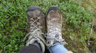 Après une semaine de trek, les Keen Targhee à gauche, les Merrell Siren à droite