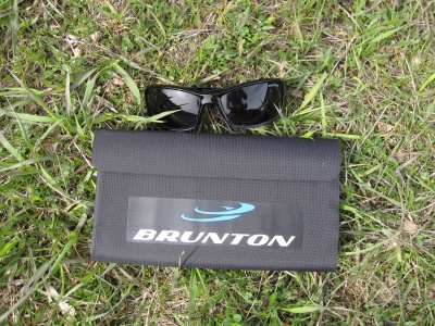 Panneau solaire 12V Brunton Solaris 12 replié