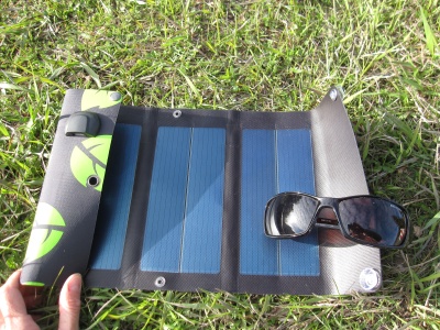 Panneau solaire Powertec PT3 USB, sortie USB sur l'extérieur