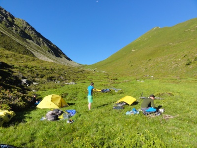 Le matelas Nemo Astro Air Lite sèche le matin au bivouac (Haute Savoie)