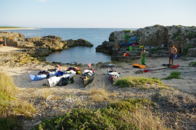 Bivouac en Sardaigne, le Evolite est en train de s'autogonfler Bivouac en Sardaigne, le Evolite est en train de s'autogonfler