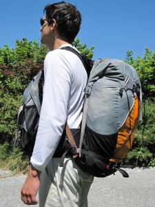 Sac à dos Aarn Featherlite Freedom 50+12 vu de côté Sac à dos Aarn Featherlite Freedom 50+12 vu de côté