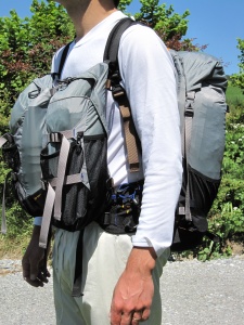 Sac à dos Aarn Featherlite Freedom 50+12 vu de côté Sac à dos Aarn Featherlite Freedom 50+12 vu de côté