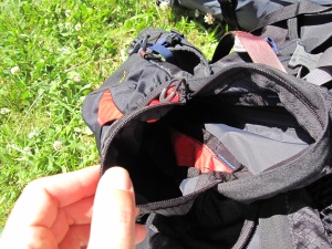 Large zip d'ouverture d'une des balance pockets Large zip d'ouverture d'une des balance pockets