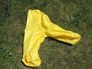 Le sac interne étanche avec sa forme de pantalon sans trou pour sortir les pieds :-)