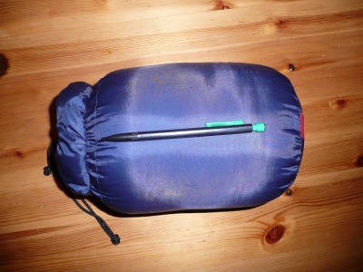 Sac de couchage Warmth Boulder 300 dans son sac de transport