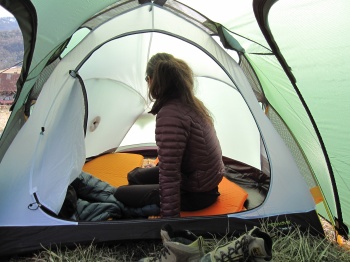 La tente intérieure est également assez spacieuse