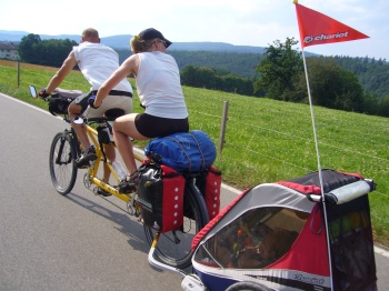 Remorque enfant Chariot Corsaire XL, entre le Danube et le Rhin