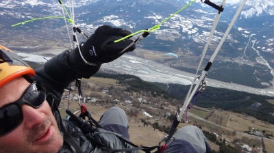 Vol en parapente, les Heatwear allumés en position 1 (voyant vert)