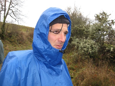 Poncho Tarp Golite, capuche simple, serrage du tour de visage via une cordelette