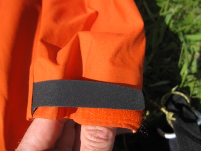Ajustement poignet par velcro