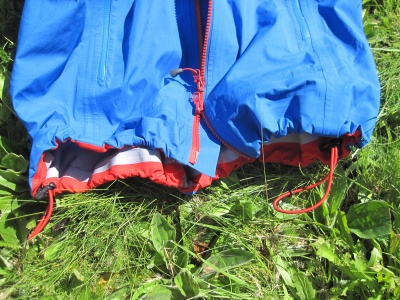 Zip principal YKK semi-étanche double-curseur et cordons de serrage de la taille Zip principal YKK semi-étanche double-curseur et cordons de serrage de la taille