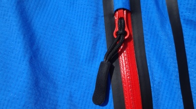 Zip ykk étanches des 2 poches