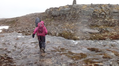 Des heures de marche sous la pluie (par moments grêle/neige) ventée avec un sac de plus de 14 kg, la M10 reste imperméable