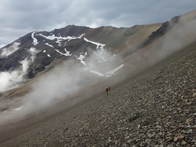 Les grandes pentes de Rhyolite vers la Kjos