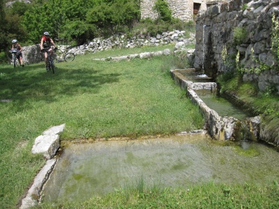 La fontaine du village abandonné. 