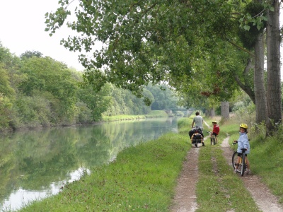 Le Canal de Bourgogne Sud à vélo en famille