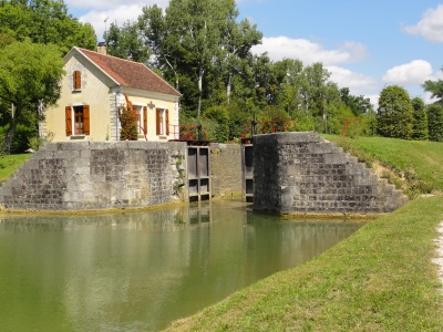 Le Canal de Bourgogne Sud à vélo en famille