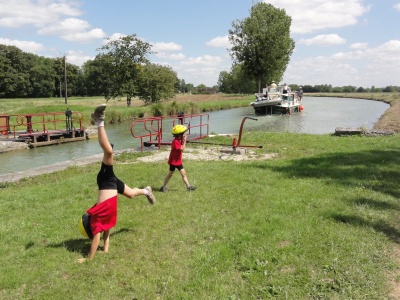 Le Canal de Bourgogne Sud à vélo en famille