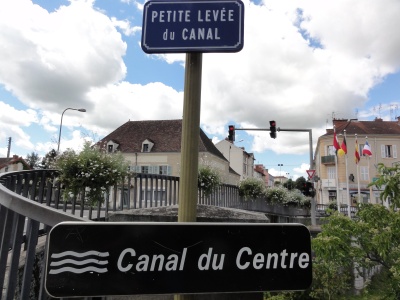 Le Canal du Centre et la Voie Verte de Bourgogne Sud à vélo en famille