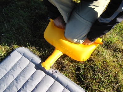 Gonflage du matelas : expulsion de l'air du Schnozzel Pumpbag