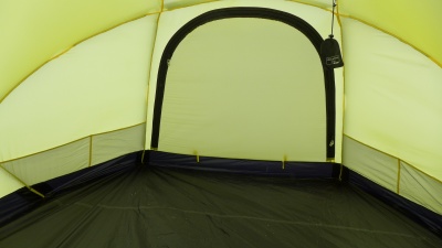 Ouverture des 2 portes de la tente intérieure en 