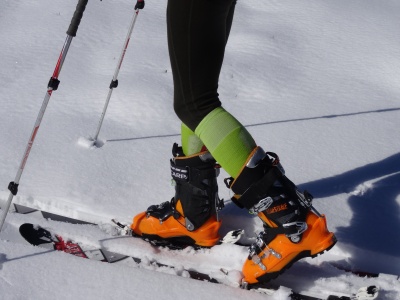 Chaussettes en taille L portées avec des chaussures de ski de randonnée