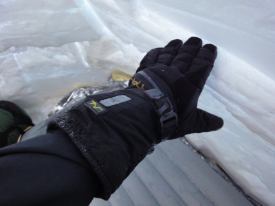 Les gants Volt Alpine 7v dans l'igloo