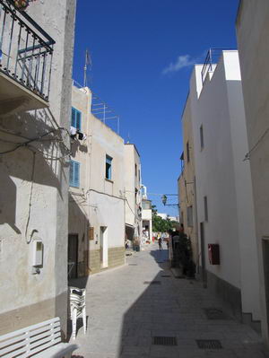 Egadi Levanzo le village