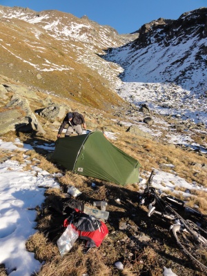 Bivouacs entre 2400 et 2700m Bivouacs entre 2400 et 2700m