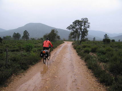 Piste sous la pluie à VTT